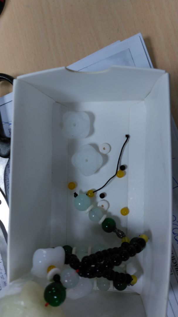 vừa nhận hàng. rơi hết hạt. chán chả muốn dùng.hàng dễ vỡ mà ko bọc lót ji cả cho thấy sự kém chuyên nghiệp.