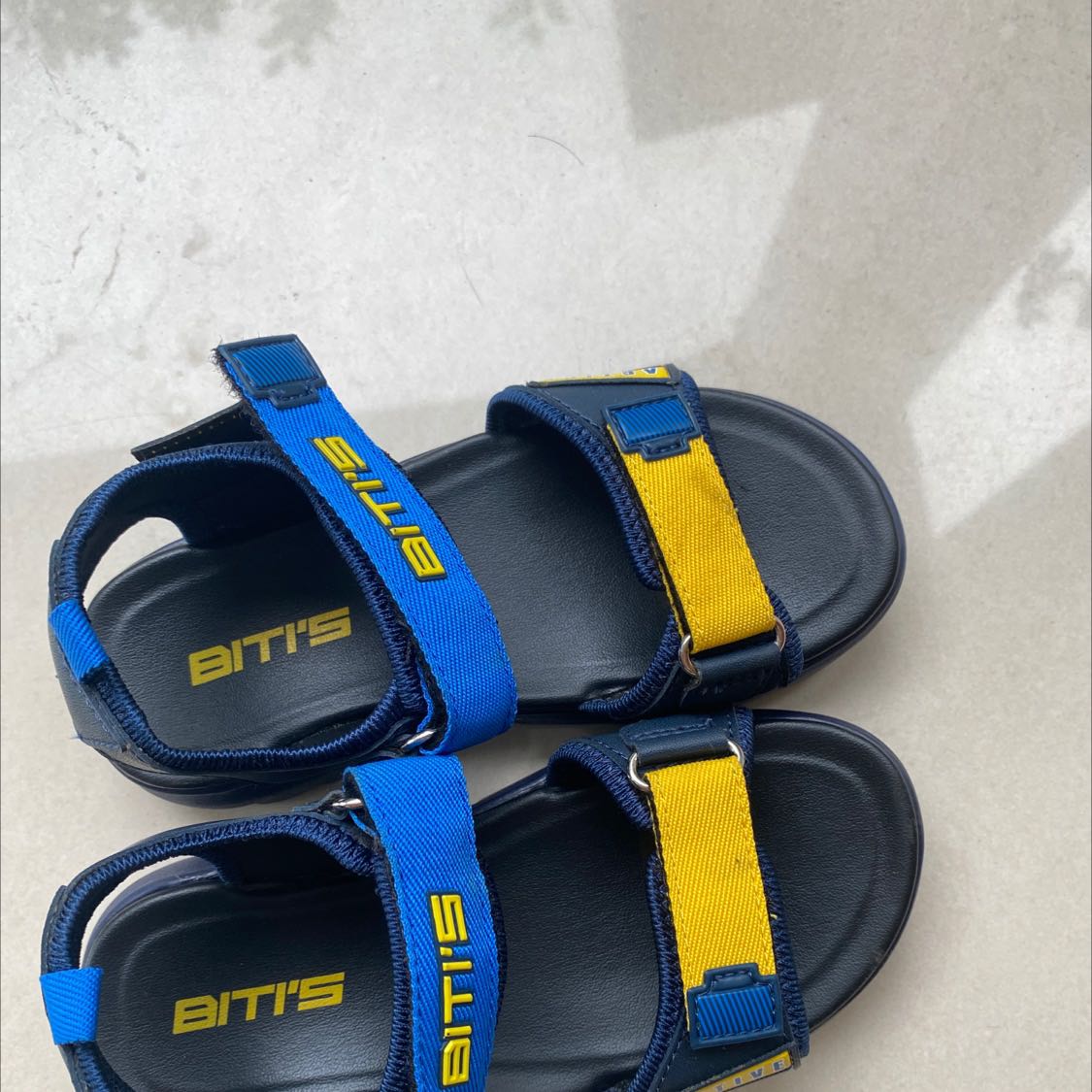 Đẹp lắm luôn, lại còn êm chân cho bé thoải mái vận động. Giao hàng nhanh, đóng gói rất cẩn thận. Rất hài lòng