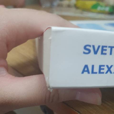 Sách bị rách 7 cm ở trang 29, lúc mình kiểm và mở ra đọc thì thấy vết rách, đồng thời bìa sách cũng méo mó