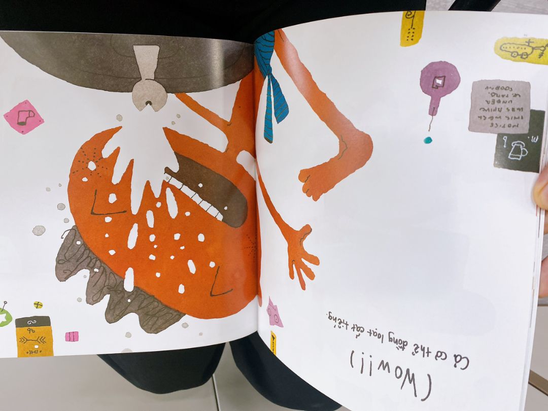 nhà Mối ko thiếu cuốn sáng tạo nào của Mogu. có mấy cuốn này con ngồi tự kể cả tiếng mà không cần bố mẹ chơi cùng, rất yêu những lúc con được trong thế giới sáng tạo của mình như vậy