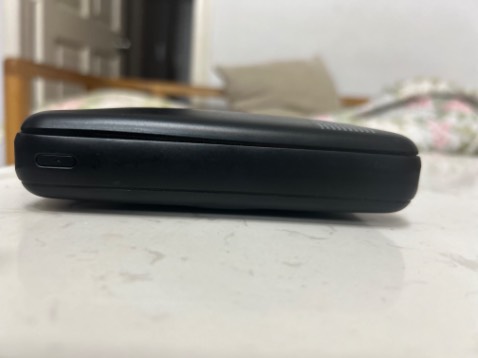 Sạc thì nhanh nhưng mới 5 tháng pin đã phồng lên như có bầu