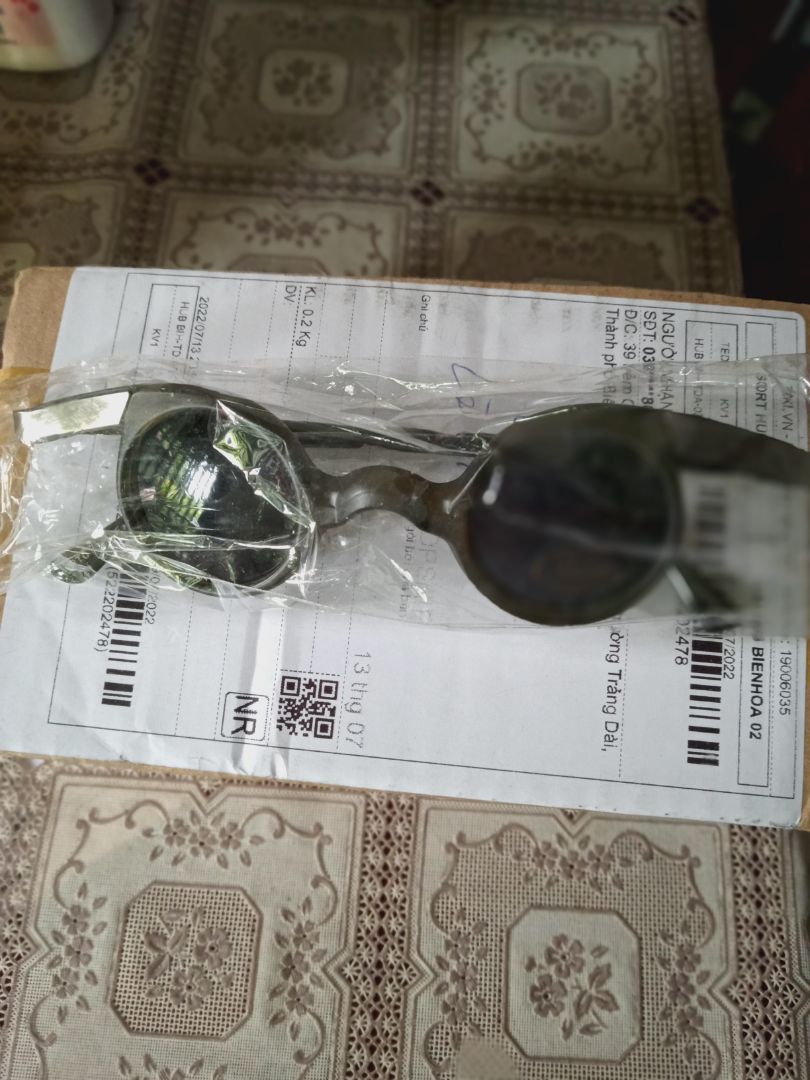 kính nhỏ nhưng rất cute