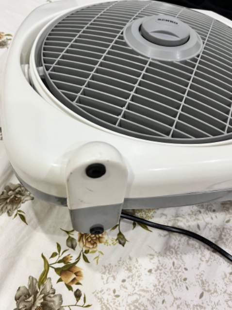 Mua quạt dùng được mấy ngày thì bị lỗi, gửi bảo hành mất thêm 1 tuần rồi Tiki gửi lại cho cái quạt đã qua sử dụng. Cách làm việc rất tệ Mua quạt dùng được mấy ngày thì bị lỗi, gửi bảo hành mất thêm 1 tuần rồi Tiki gửi lại cho cái quạt đã qua sử dụng. Cách làm việc rất tệ