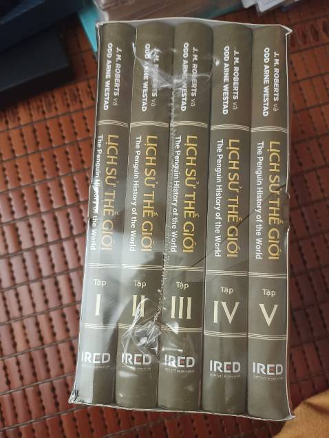 Hộp rất đẹp, nội dung phong phú, Tiki đã giới thiệu chi tiết nên không viết lại. Nên mua