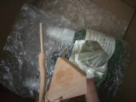 Lúc đầu ngửi thì thấy hơi hắc nma ngửi quen sẽ thấy bth, mùi bay nhanh, đuổi côn trùng khá tốt, shop còn tặng thêm một cái xịt nữa ạ, mng có thể cân nhắc nha Lúc đầu ngửi thì thấy hơi hắc nma ngửi quen sẽ thấy bth, mùi bay nhanh, đuổi côn trùng khá tốt, shop còn tặng thêm một cái xịt nữa ạ, mng có thể cân nhắc nha