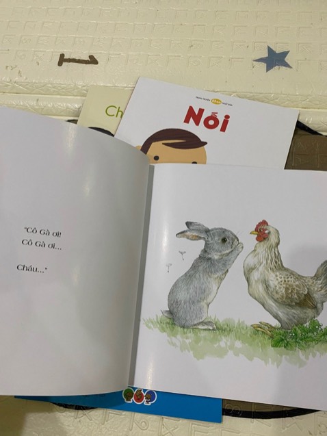 Bé nhà mình rất thích. Chất giấy dày dặn màu đẹp, sop giao nhanh bshsjsdbd  lallalalalaansjssbs