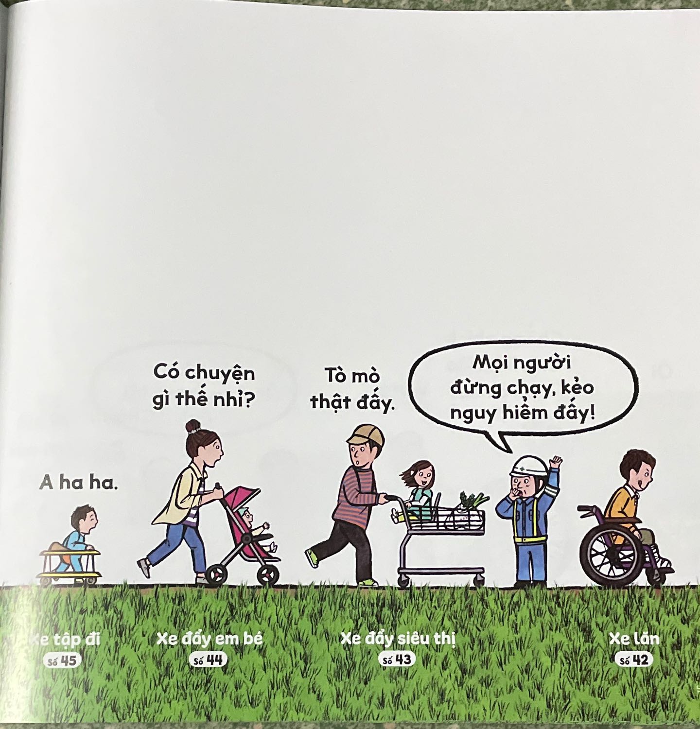 Sách Ehon hình vẽ rất đẹp. Nội dung phù hợp với trẻ mẫu giáo. Phần đầu giới thiệu nhiều loại phương tiện, động vật, phần cuối có trang lớn gây bất ngờ cho bé. Bé nhà mình thích lắm và kêu mẹ đọc lại cho nghe rất nhiều lần.