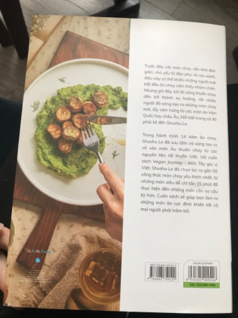 Sách được bảo quản tốt, giao hàng nhanh, nội dung có nhiều công thức nấu ăn hấp dẫn, hình ảnh minh hoạ đẹp.