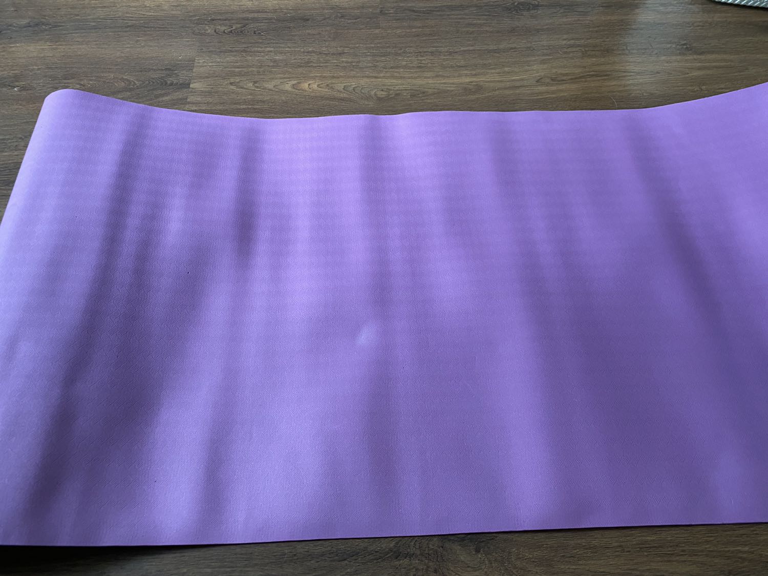 Mình mua đăng thông tin là thảm 6mm, mà đo ra có 2mm thôi , thảm mỏng dính cong queo luôn, cái này có gọi là *** đảo ko nhỉ