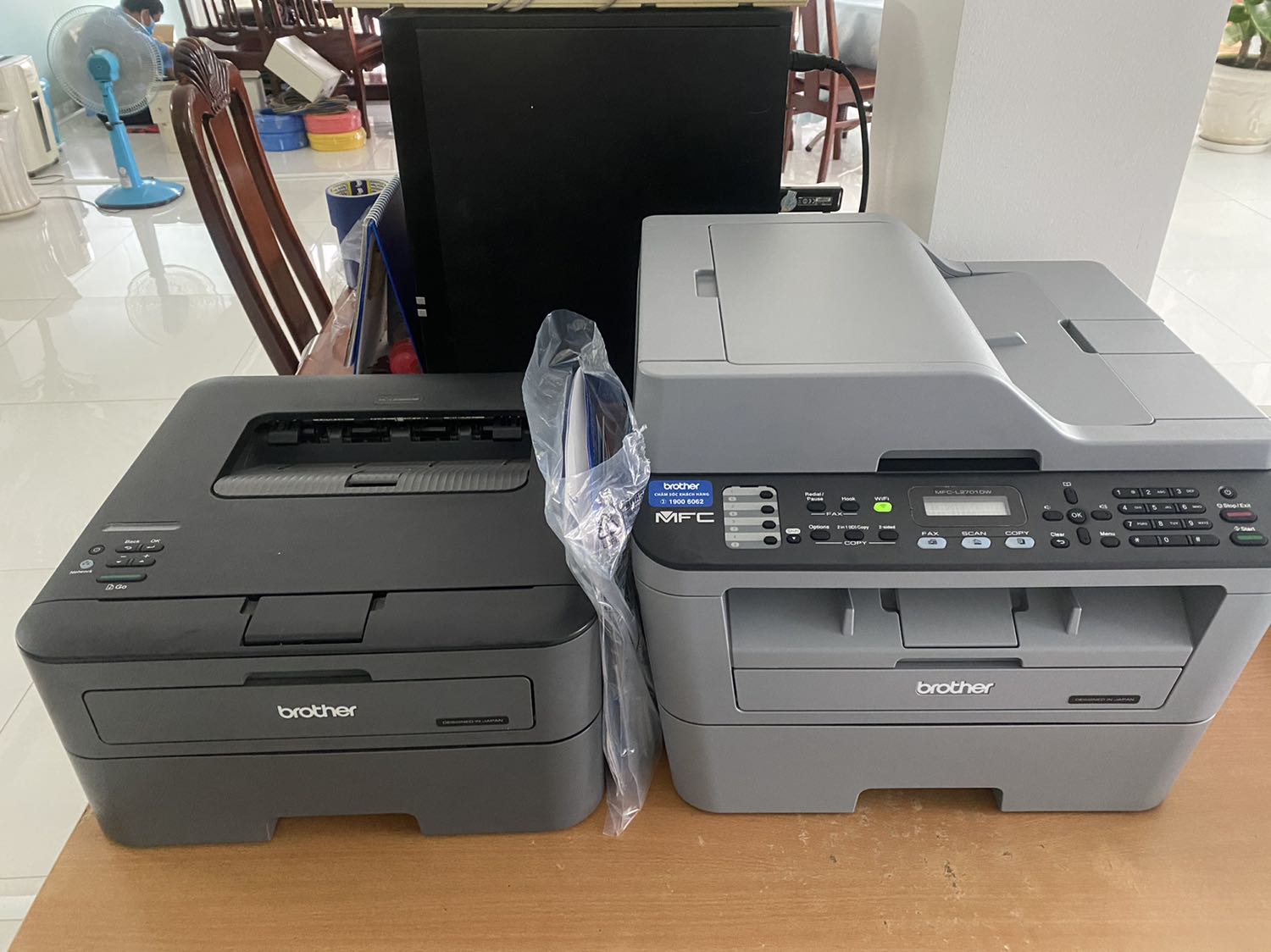 Máy thiết lập đơn giản, dễ sử dụng và bền. Hộp mực thay thế cũng rẻ tiền, 99k là có thể mua được ống mực mới thay thế vào. Máy thiết lập đơn giản, dễ sử dụng và bền. Hộp mực thay thế cũng rẻ tiền, 99k là có thể mua được ống mực mới thay thế vào.