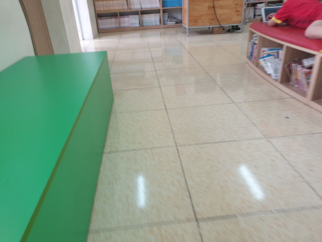 các cuốn sách của các nhà văn viết cho các em thiếu nhi thật hay và bổ ích, hi vọng các con đọc và yêu thích nó, và có thể yêu văn, không còn ngại môn văn nữa.