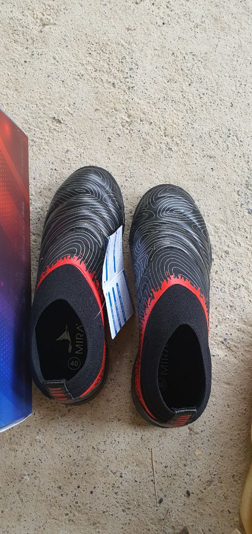 chất giầy tốt, ôm chân, shop tư vấn nhiệt tình. Sản phẩm tốt, sẽ giới thiệu cho bạn bè