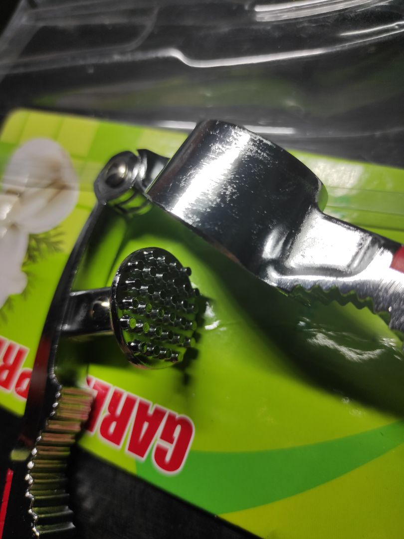 giao hàng nhanh, sản phẩm giống với ảnh quảng cáo, khá hài lòng, chưa dùng chưa bình luận nhiều về chất lượng.