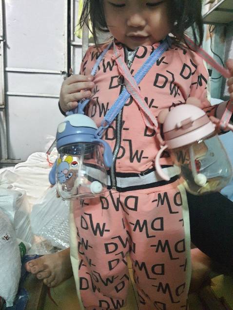 Bình siêu đẹp siêu cute luôn màu ở ngoài đẹp hơn màu trong hình shop chụp ạ mình cứ nghĩ là màu hồng tối đến lúc nhận được mà mình ưng cái bụng lắm luôn