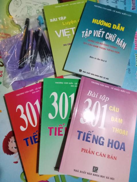 Shop đóng gói kỹ, sách không bị cong góc.