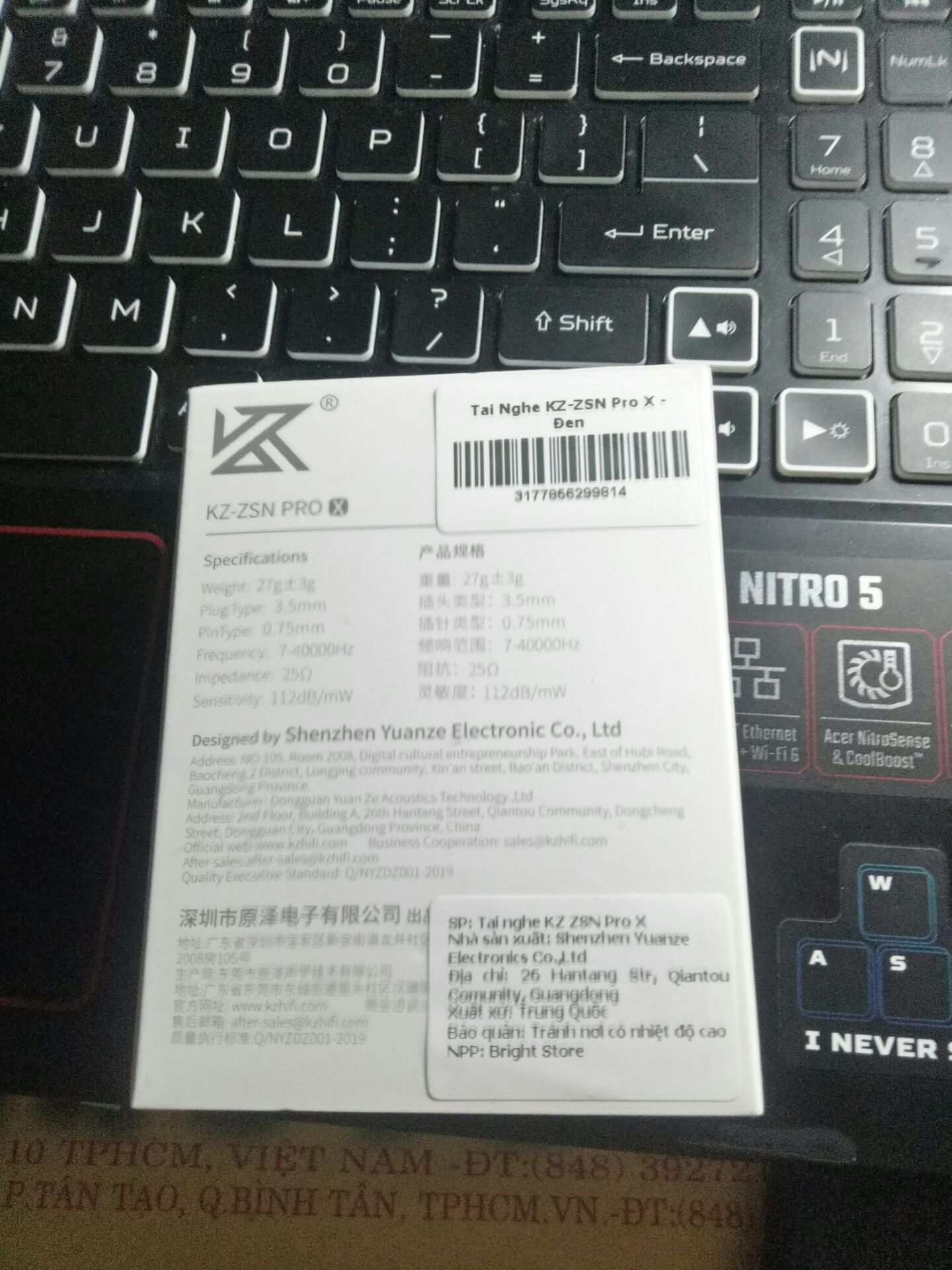 hộp đóng gọn gàng, tai nghe nghe rất đã cho 1 IEM !