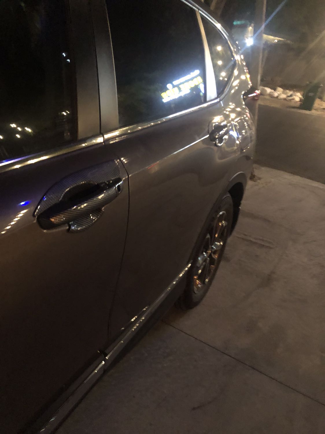 Giao thiếu một bộ ốp gương chiếu hậu xe crv