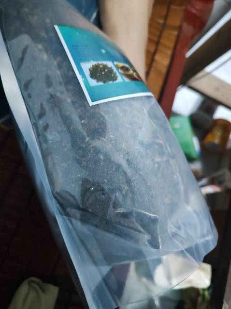 Bụi vụn khá nhiều.  .....