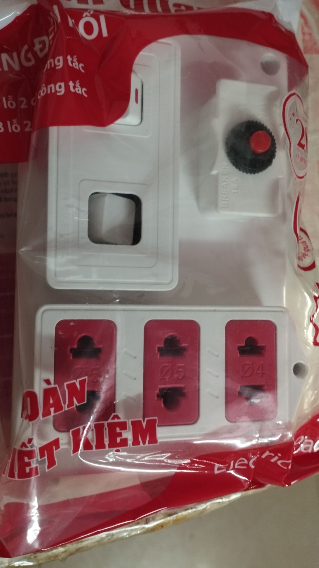 Giao hàng rất chậm, sản phẩm bảo hành 1 năm?!? chưa "bốc tem" đã nhìn thấy hỏng.