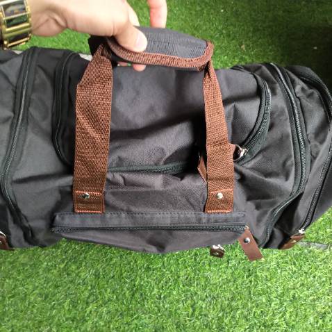 Hợp lý với số tiền bỏ ra.
Giao hàng nhanh, đường may mũi chỉ ổn