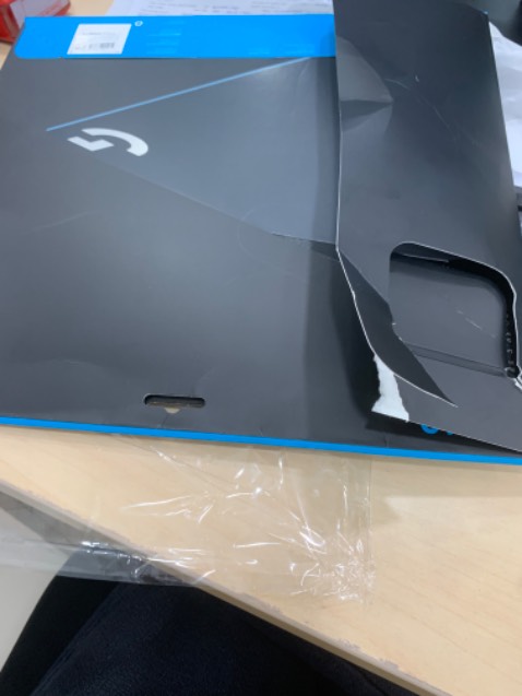 Mở ra thấy vỏ đã bị xé ra từ trước. Ngoài ra ap tạm ổn. Mua mới nhưng thấy cái vỏ đã bị rác do ai khui ra từ trước rồi. Cảm giác như mình bị xài đồ cũ vậy