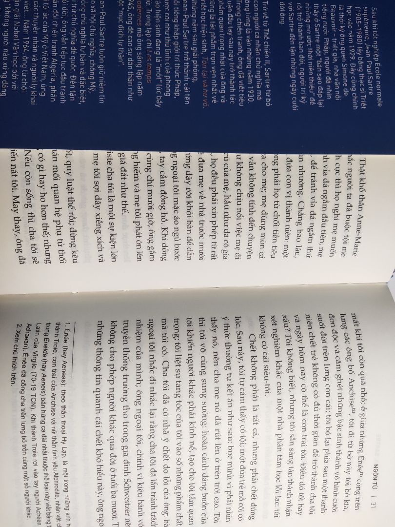 sách được học trong hộp hơi méo mó nhưng không bị ảnh hưởng gì. rất oke nha