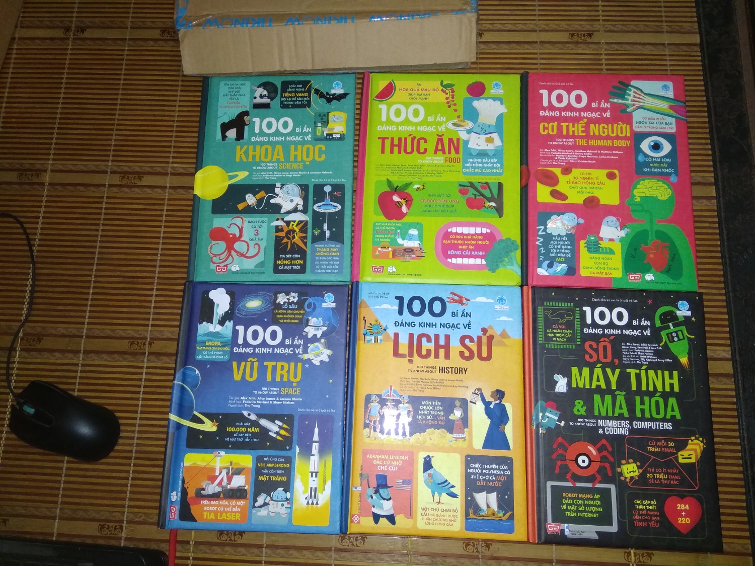 Tuy cùng một series "100 Things To Know" nhưng quyển này và quyển 100 Bí ẩn đáng kinh ngạc về Lịch sử có chất lượng tốt hơn, bìa chắc tay hơn 4 quyển trước. (Chắc do khác nhà xuất bản)
Về nội dung thì thông tin khá bổ ích, thú vị, đem đến nhiều hiểu biết hơn về lĩnh vực khoa học máy tính.
Rất mong chờ quyển tiếp theo trong series này trên Tiki. ^^