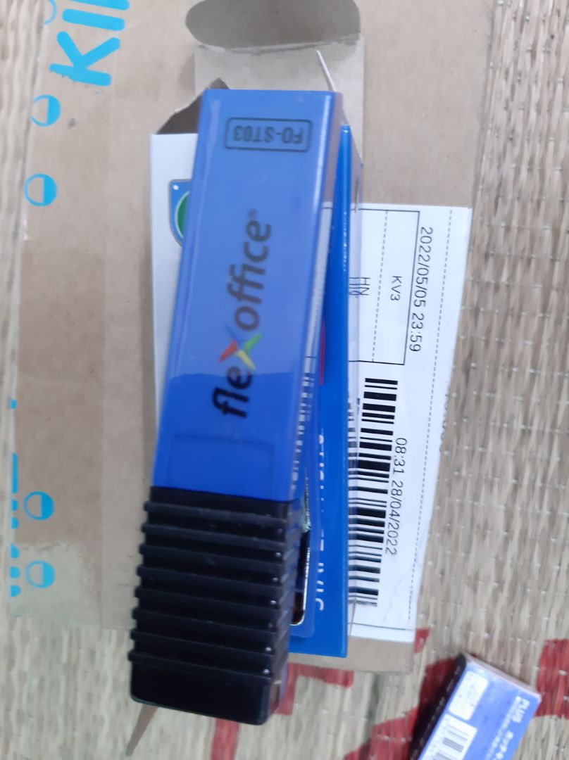 Hài lòng, sản phẩm được đóng gói rất cẩn thận, ghim dùng tốt, cầm chắc tay. Tuy nhiên có một điều cần góp ý với shop là đưa các màu khác nhau nên dao diện. Hàng vừa nhận là mẫu trên hình 1 kiểu mẫu nhận 1 kiểu.