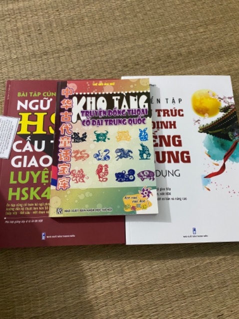 Giao nhầm sách cho tôi rồi , yêu cầu giao đúng sách cho tôi nhanh nhất có thể cuốn khoanh đỏ là đơn tôi đặt nhưng về là cuốn khác 🤪mất quan điểm quá từ trước vẫn luôn tin Tiki giờ hụt hẫng quá