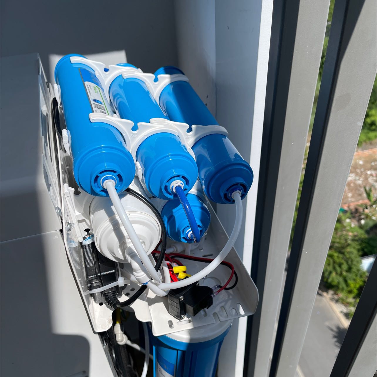 Đúng như hình, tuy nhiên van bình áp lỗi/ hỏng ko đưa nước vào bình áp được