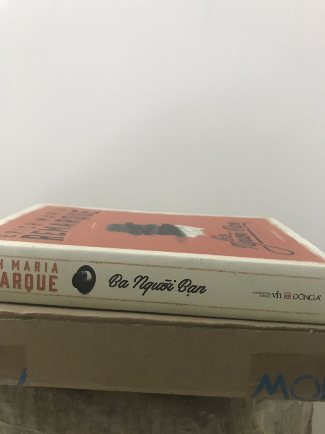 Sản phẩm đẹp, giao hàng nhanh, chất lượng tốt, có bọc màng co bên ngoài chống va đập. 
Giá sale rất hài lòng