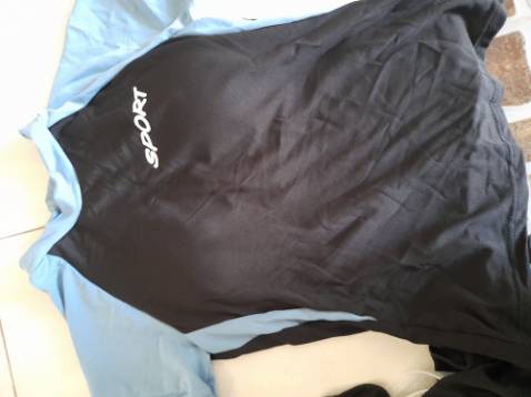 Không hài lòng, giao sản phẩm không như hình: màu cũ miếng lót ngực bị lệch 1 bên