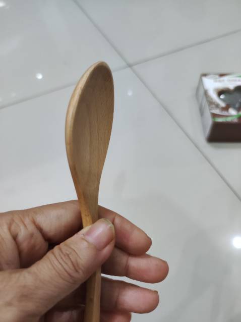 Nhìn qua tưởng nó sâu, mà mua về thì nông quá. Mình cần lòng thìa sâu hơn. Nhưng mẫu mã cũng OK tuy vẫn có chiếc bị lỗi.