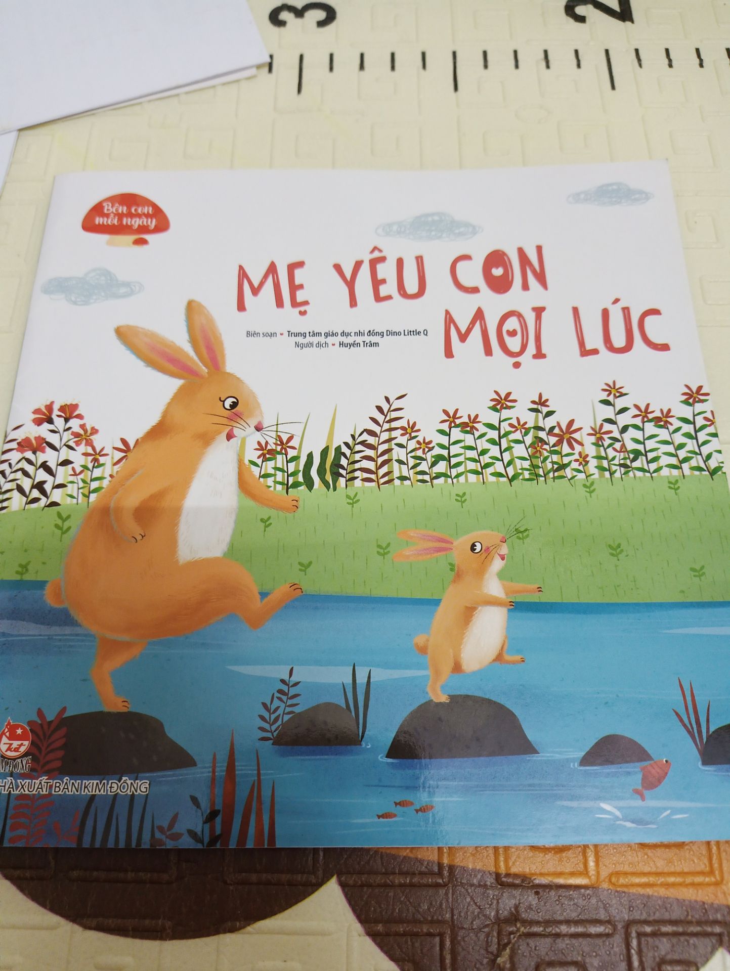 Sách rất thú vị, nên mua cho bé. Bé nhà mình rất thích.