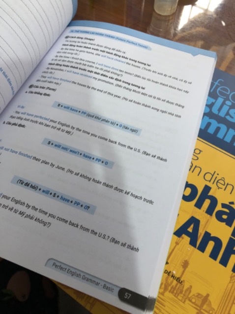 Xem qua các phần 2 cuốn, cảm giác tương tự 2 cuốn destination b1,b2. Giá cả cũng gần ngang nhau. Thôi mua rồi thì đọc vậy. 😂