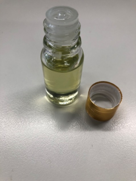 Mình không ngửi được mùi dầu gió và cái nóng bên ngoài của nó , bạn bè giới thiệu nên đã tìm mua loại dầu tràm này, xài rất thích nhé, ko nóng rát bên ngoài nhưng rất hiệu quả, mùi dễ chịu, m xài để lăn và xông phòng luôn.
Mở nắp chai đã nghe mùi thơm nồng , đậm.
Mua lần 2 rồi, mỗi lần mấy chai xài cả nhà, già trẻ em bé gì cũng xài dc.
Sẽ ủng hộ shop dài dàiiiiiii...........