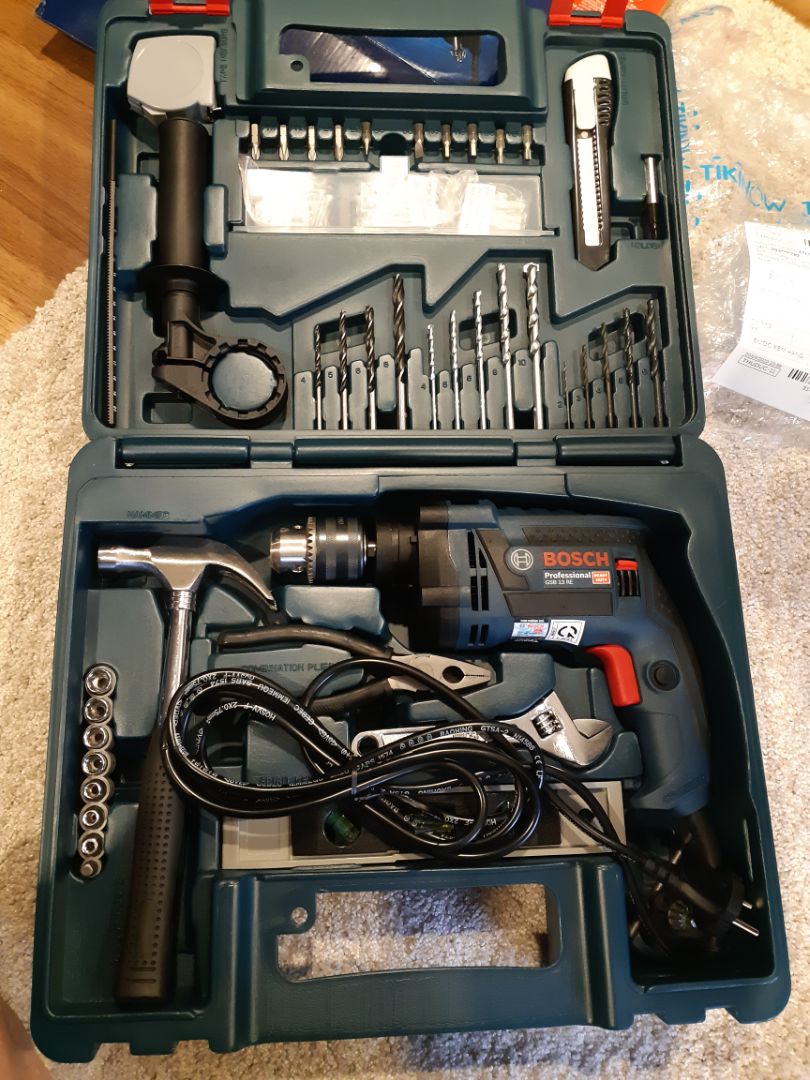 Hài lòng với sản phẩm chính hãng, sản xuất tại Malaysia. Tiki gom 3 đơn, giao hàng sớm thứ 2, trước khi mình đi làm nên đỡ phải chạy về nhận. Sản phẩm được đóng gói kỹ càng, vật dụng mới cứng, ngăn nắp. tối qua mình đã kiểm tra thử, máy chạy tốt, cầm chắc tay, không có mùi khét. Cảm ơn Tiki.