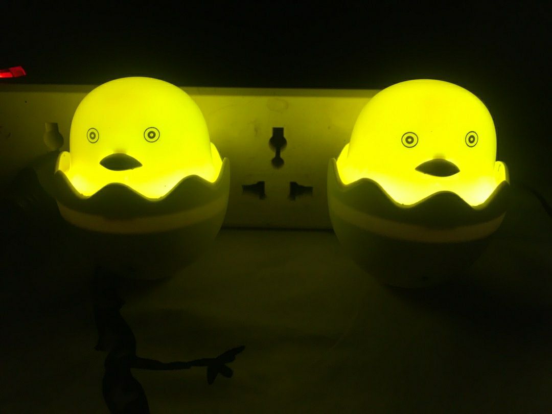 Giao hàng siêu nhanh, đóng gói cẩn thận, đèn sáng vừa cute xỉu:)))