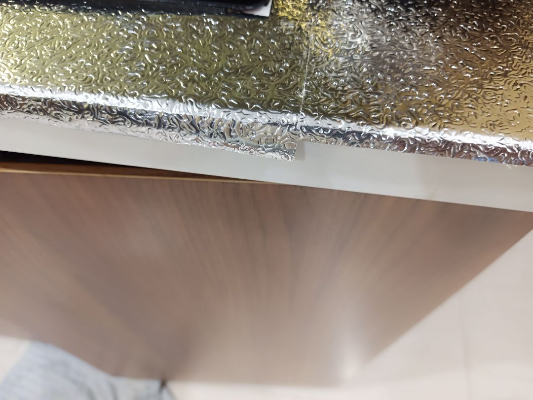 Dán bề mặt thì ok nhưng khá dễ bong ở mép.