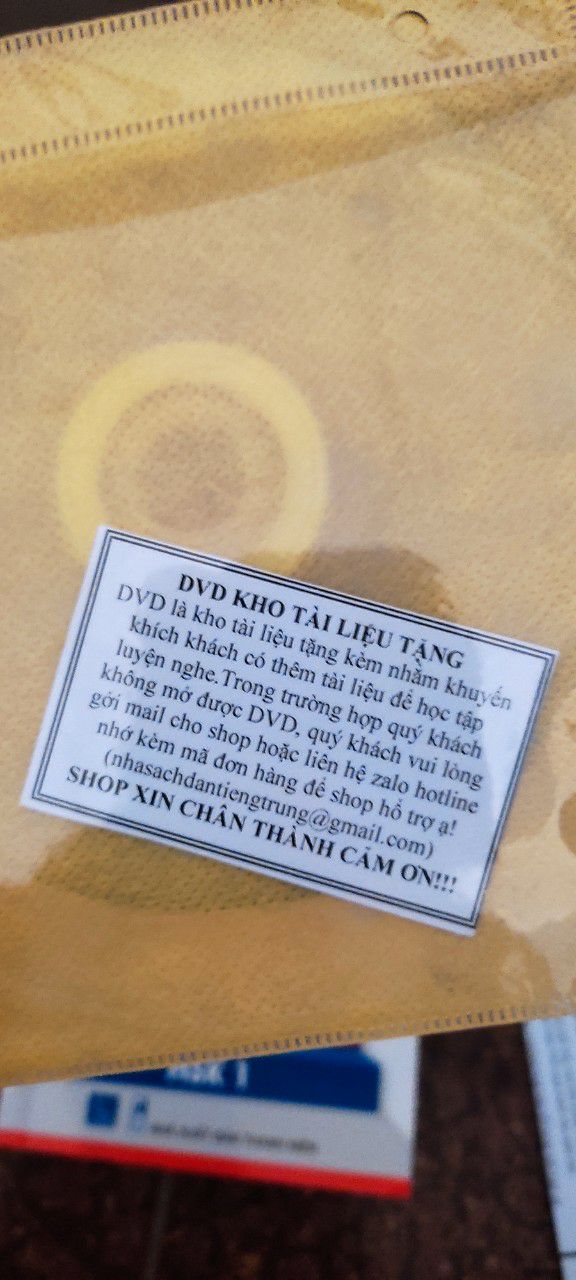 mình rất ưng luôn. từ vựng sát với giáo trình hsk còn được tặng kèm đĩa CD nữa. bạn nào theo giáo trình hsk nên mua quyển này tra từ học nhanh hơn bấm từ điển trên điện thoại