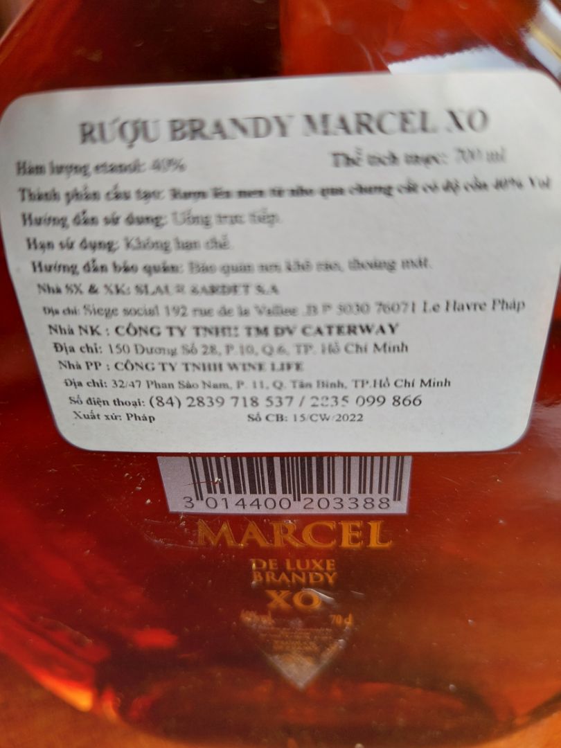 đã nhận đc sản phẩm hôm 1.1.2023.xin đánh giá như sau. có 2 tem chống hàng giả. quét mã vạch.tem giữa chai.thì ra rượu xo. giá 520.000đ .quét mã vạch trên đầu chai thì không ra sp.không biết do phần mềm hay do sp. chất lương thì chưa dùng nên chưa dám nhận xét. 1 cái ly đi kèm hộp thì bị vỡ do vận chuyển.và không chèn chắc bên trong. đề nghị shop gửi cho 1 ly khác.nếu có thể. vì rượu làm quà biếu. chất lượng rượu thế nào ai dùng rồi thì cho đánh giá.để đảm bảo uy tín và danh dự cho shop.tạm thời cho shop4sao.thanks