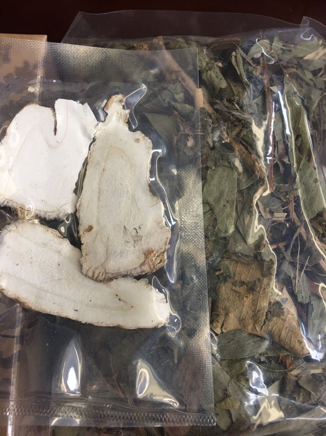 Nhận hàng đúng thời gian dự kiến. Lá xông rất là thơm. Chưa sử dụng nên chưa biết công dụng thế nào.
Cảm ơn tiki đã giao hàng nhanh chóng và đầy đủ
Zzz zzz zzz ccc xxx xx ss d fjkk kkkk zzz mmmm zzz dd fff w rdr â. Gh jkk đ ccc