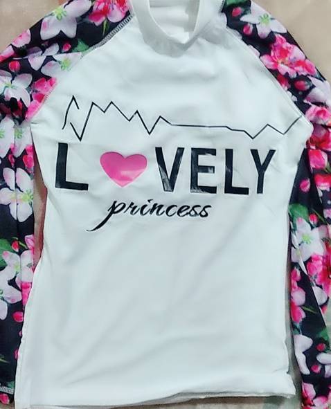 Đồ Bơi Hai Mảnh Nữ Tay Dài Quần Dài Họa Tiết Lovely như hình và mô tả, rất xinh ạ. Sẽ ủng hộ TIKI nhìu nhìu.