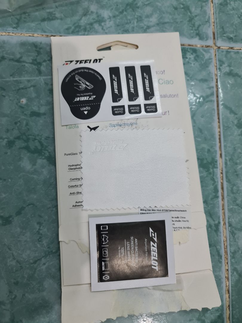 rớt 2 cái nứt miếng dán. 🤣