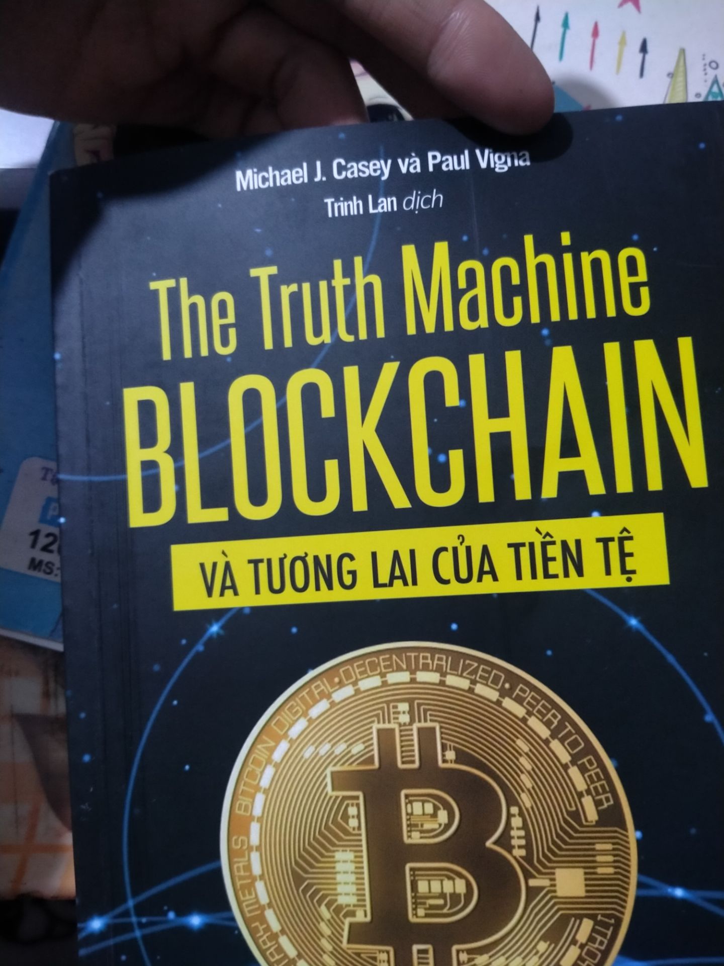 chất liệu sách khá đẹp, tiki đóng gói cần thận, giáo hàng nhanh nhưng mk đọc quyển đầu tiên thấy sai lỗi chính tả chứng tỏ đây là sách giả. k biết ai có ý kiến giống mk k, nếu giống thì phản hồi để mk biết nhé🥰🥰