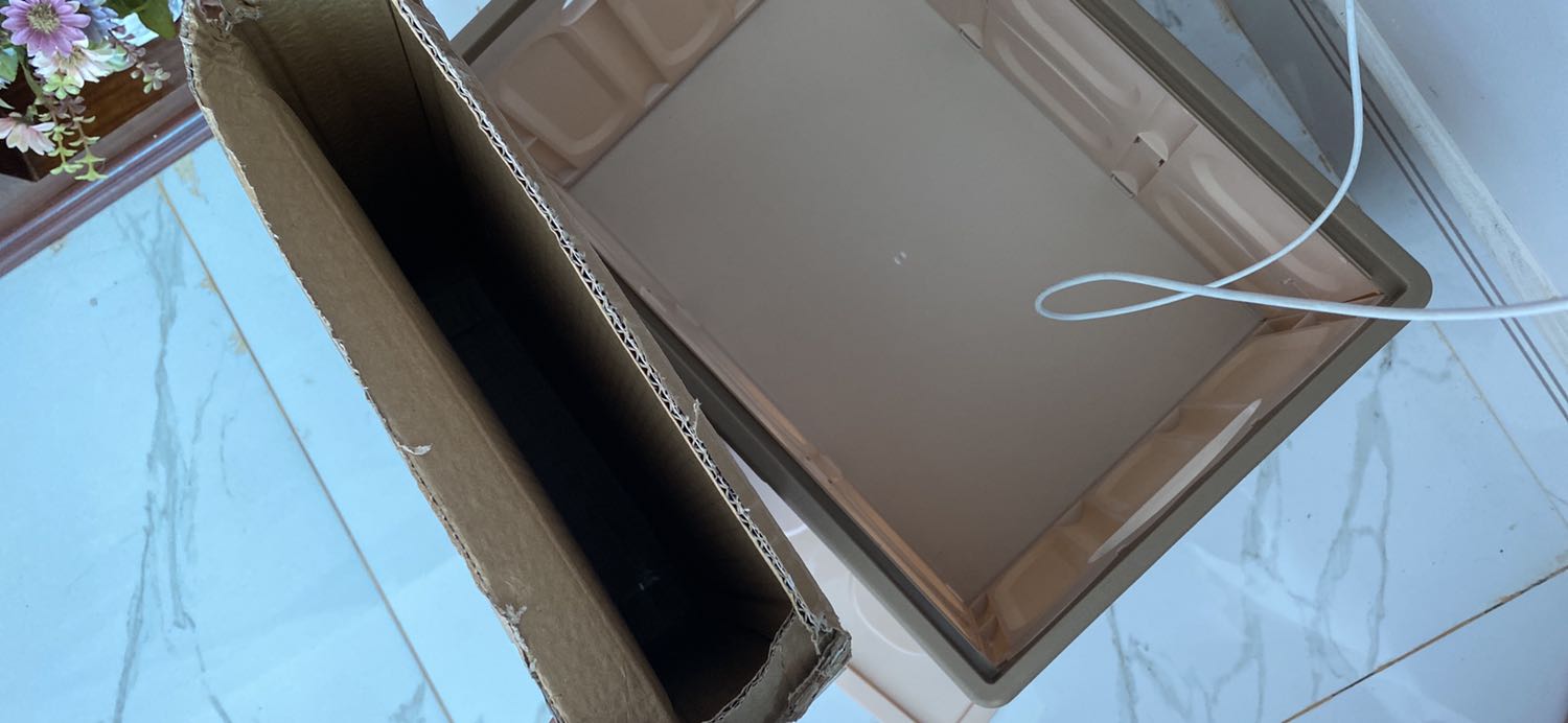 Giao sai màu sản phẩm, thiếu tấm lót chống nước, rất mong nhận được phản hồi từ shop và Tiki./.