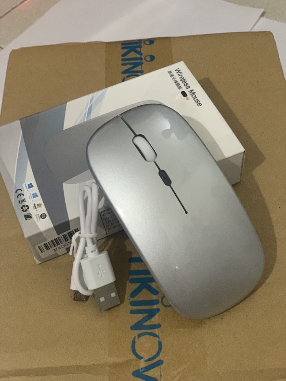 Đúng như quảng cáo, sản phẩm chất lượng tốt, dùng pin sạc rất tiện lợi k lo hết pin. Nhìn rất đẹp mắt, đèn led rất công nghệ thờ trang. Giao hàng nhiệt tình, thân thiện