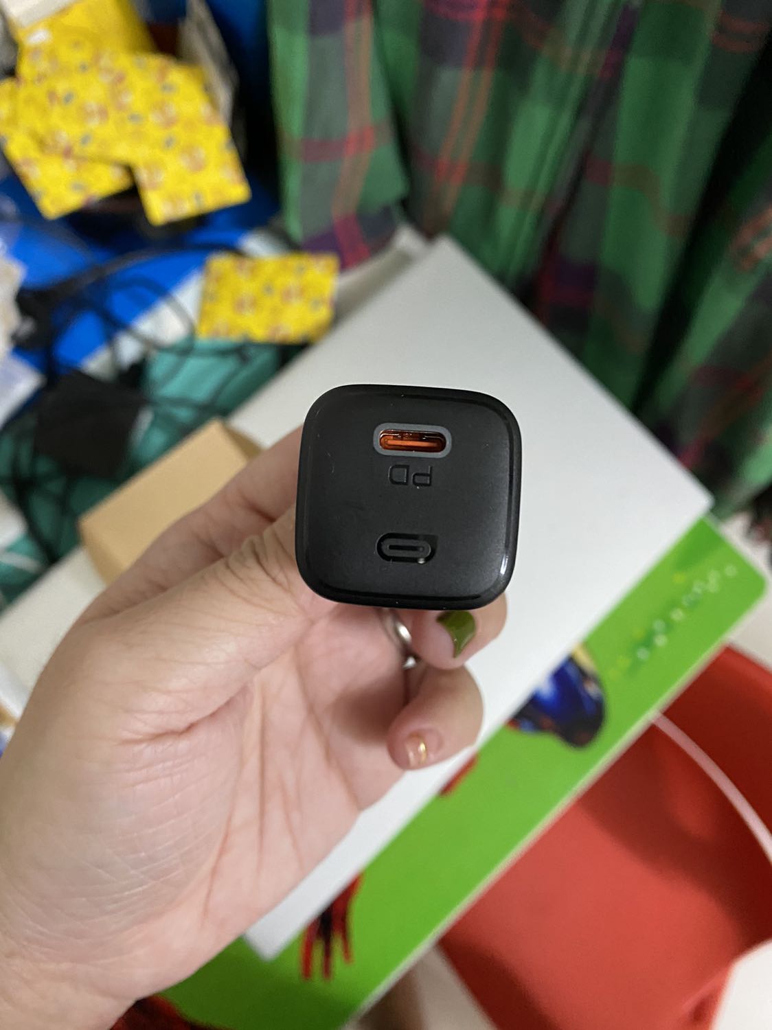 Bị cháy nguồn dẫn đến chảy nước nhưng hãng lại đổ lỗi mình làm vô nước và ko bảo hành. Pó tay