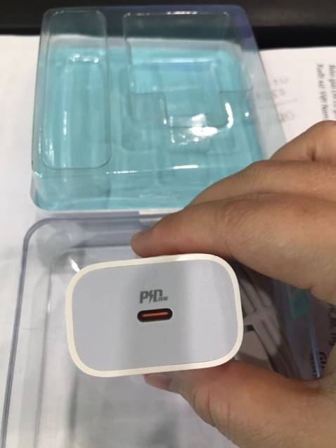 Bộ sạc đẹp xịn xò, sạc nhanh, hàng chính hãng dòng điện chuẩn dùng yên tâm hơn hẳn, ủng hộ shop.