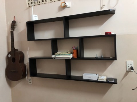 Giao hàng đúng hàng như dự kiến, sản phẩm dc đóng gói khá chuyên nghiệp. Kệ khá đẹp chắc chắn, phụ kiện đầy đủ. Tuy nhiên khá là tỉ mỉ khâu lắp đặt, các bạn nên xem kỹ hướng dẫn và tuân thủ chia nó thành 2 phần và lấy dấu gắn phần dưới trước sau đó gắn phần trên sau sẽ dễ dàng hơn.